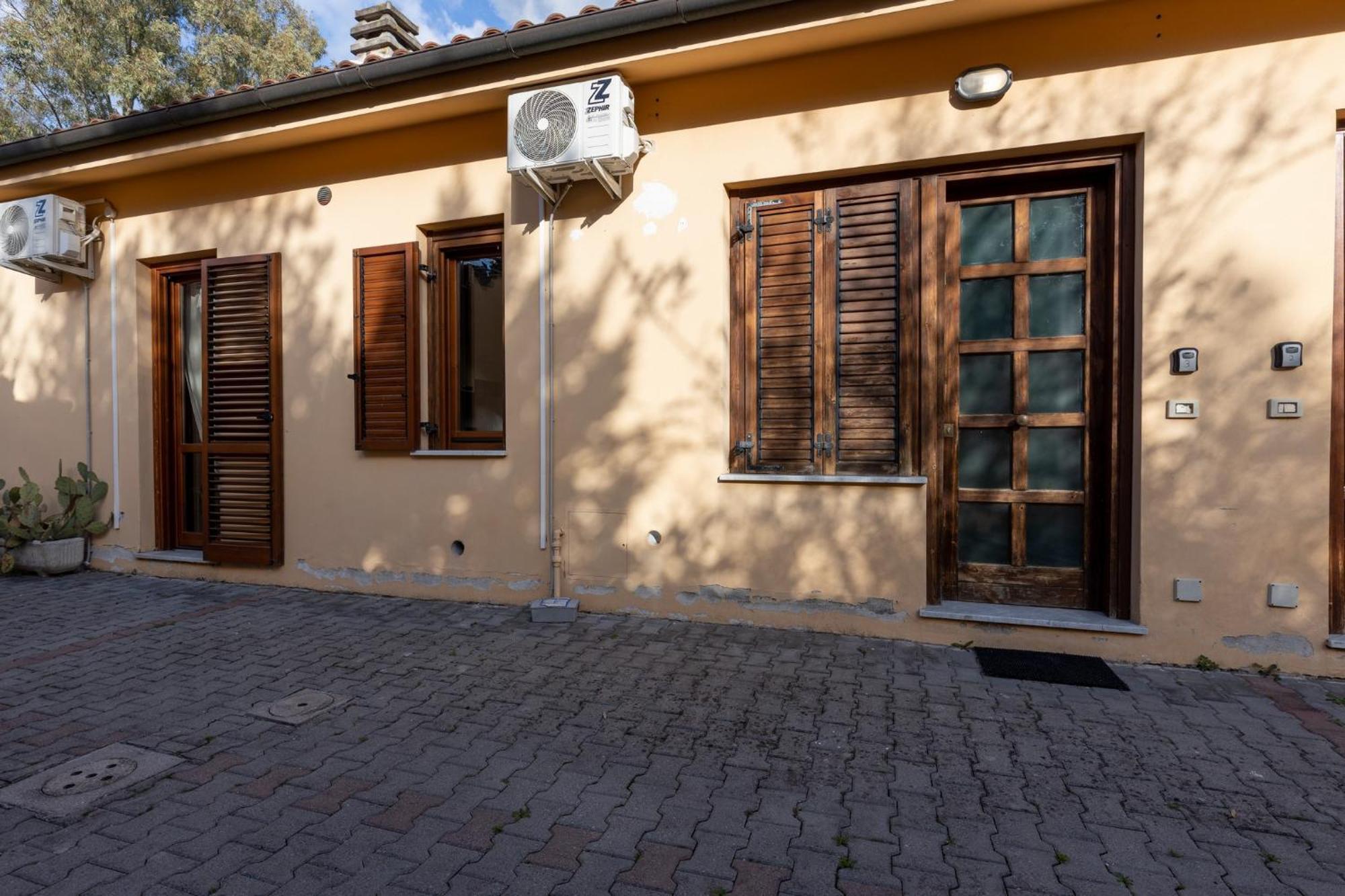 Four Shades Of Pisa Apartments Εξωτερικό φωτογραφία